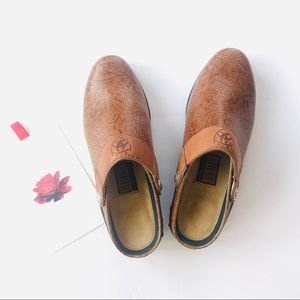 Ariat tooled leather mules Slip on size 7